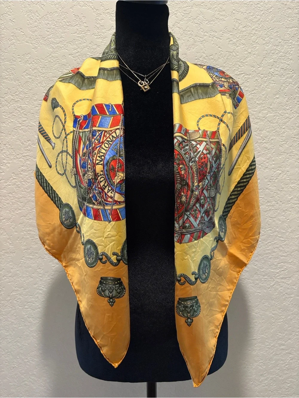 Hermes authentic carre